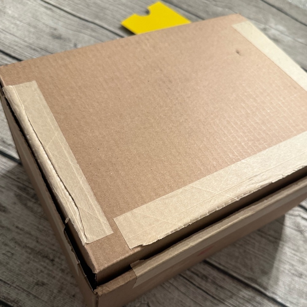 Marc Jacobs gift box/shipping box. - Picture 8 of 13
